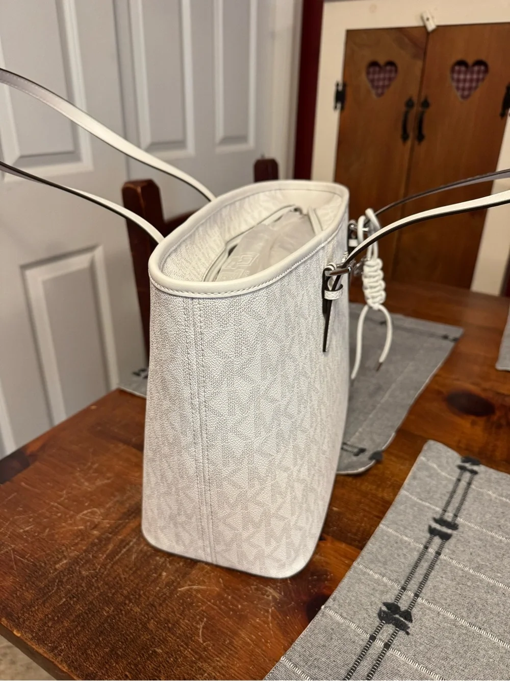 MICHAEL KORS White Logo Jet Set Tote Bag
